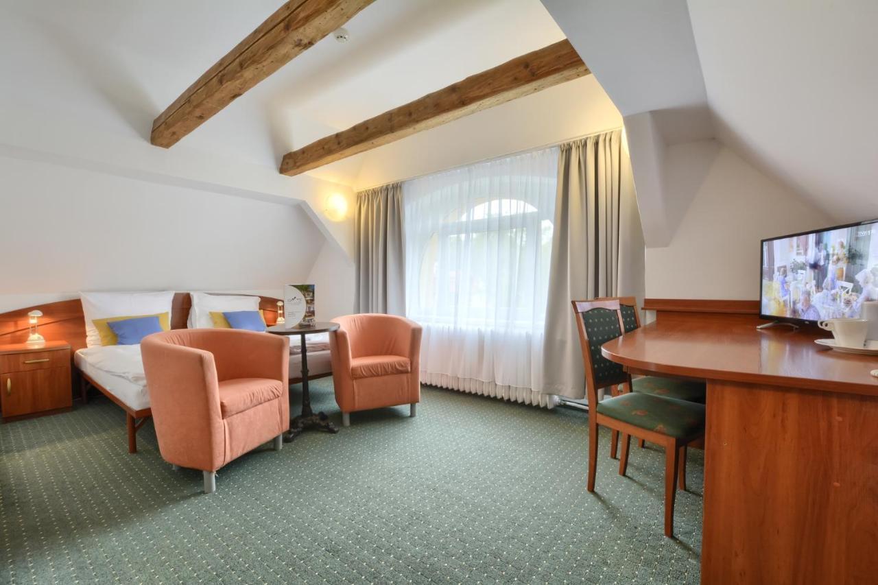 Hotel Krysztal Świeradów-Zdrój エクステリア 写真