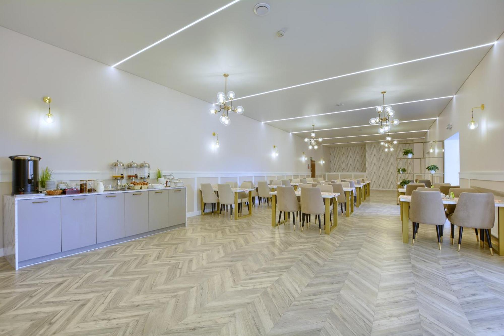 Hotel Krysztal Świeradów-Zdrój エクステリア 写真